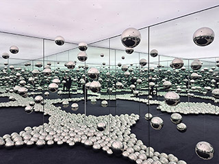 Infinity Mirrored Room